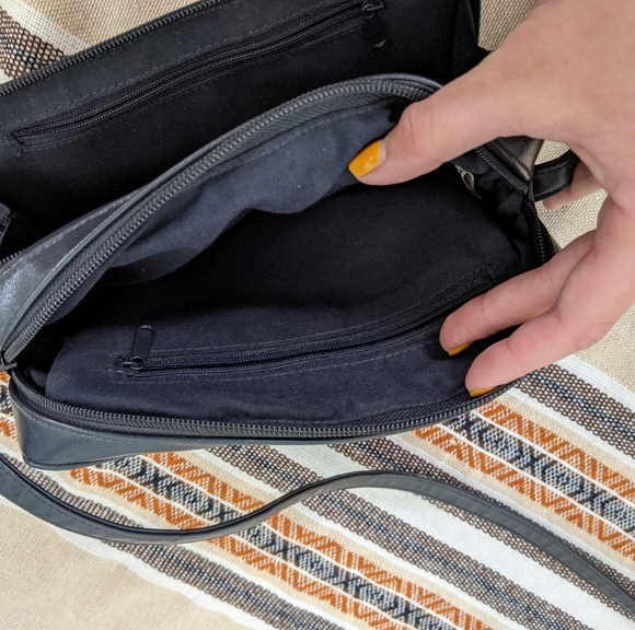 Rosseti Small Navy Crossbody Bag - Picture 3 of 12